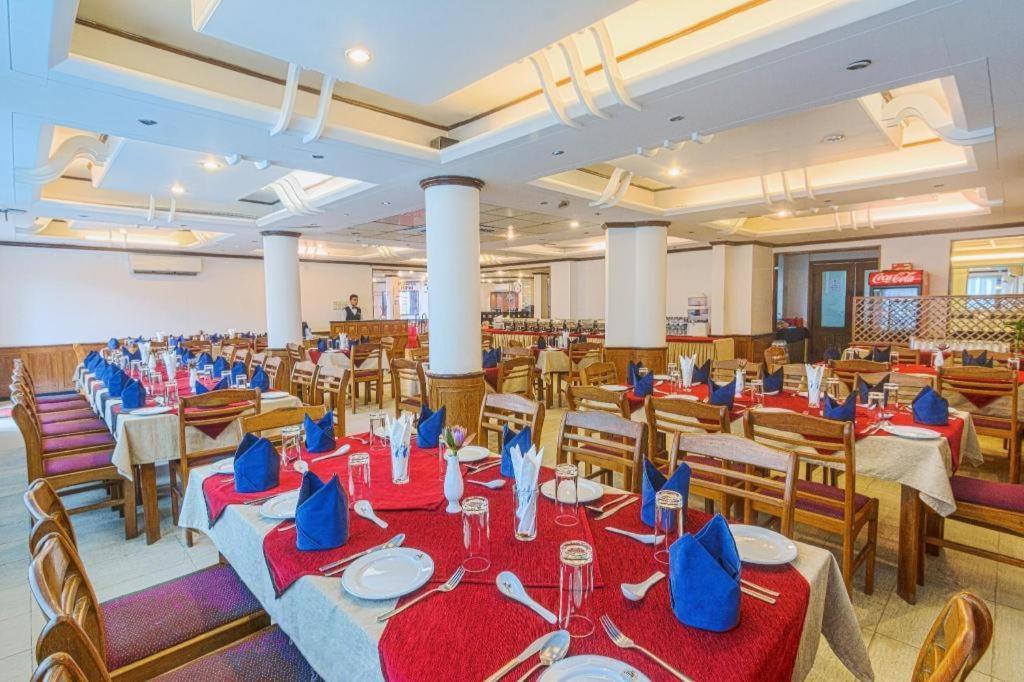 Hotel Sea Crown Cox's Bazar Bagian luar foto