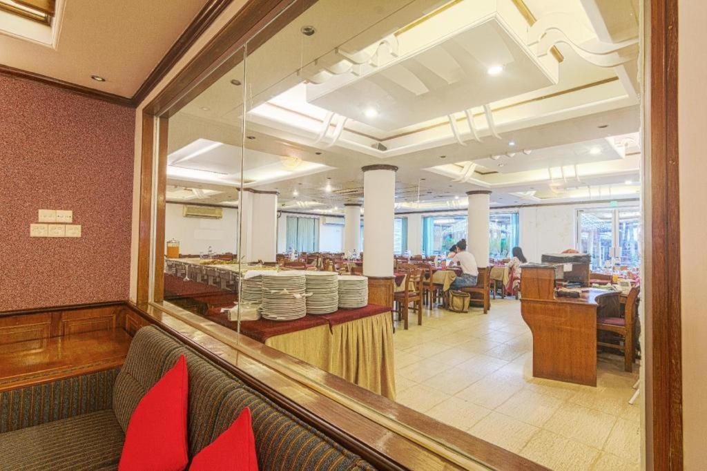 Hotel Sea Crown Cox's Bazar Bagian luar foto
