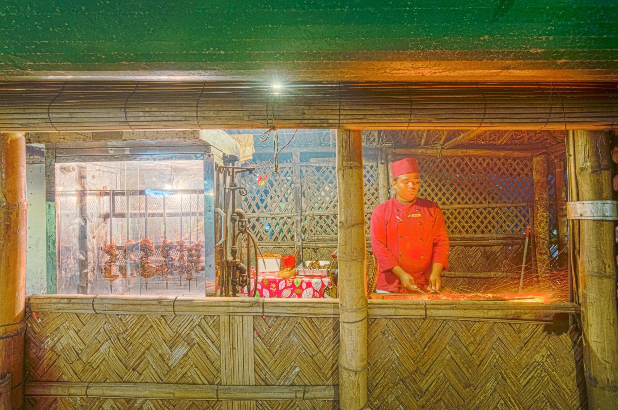 Hotel Sea Crown Cox's Bazar Bagian luar foto